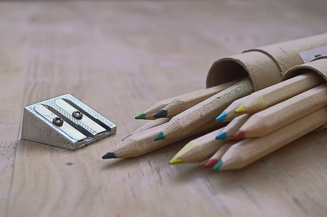 colored-pencils-2562077_1280